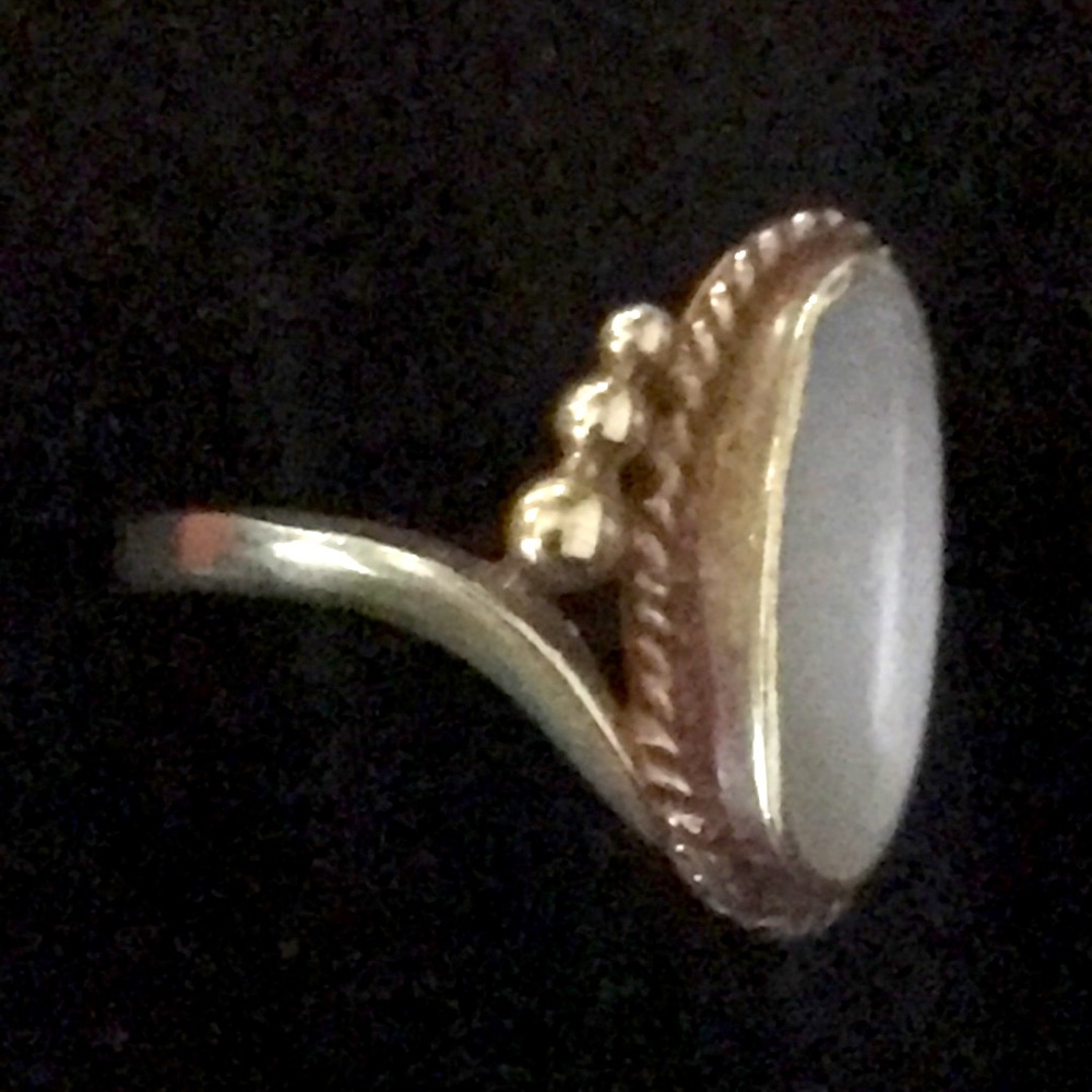 Vintage Copper Mother of Pearl Ring Size: 6 - Picture 3 of 5